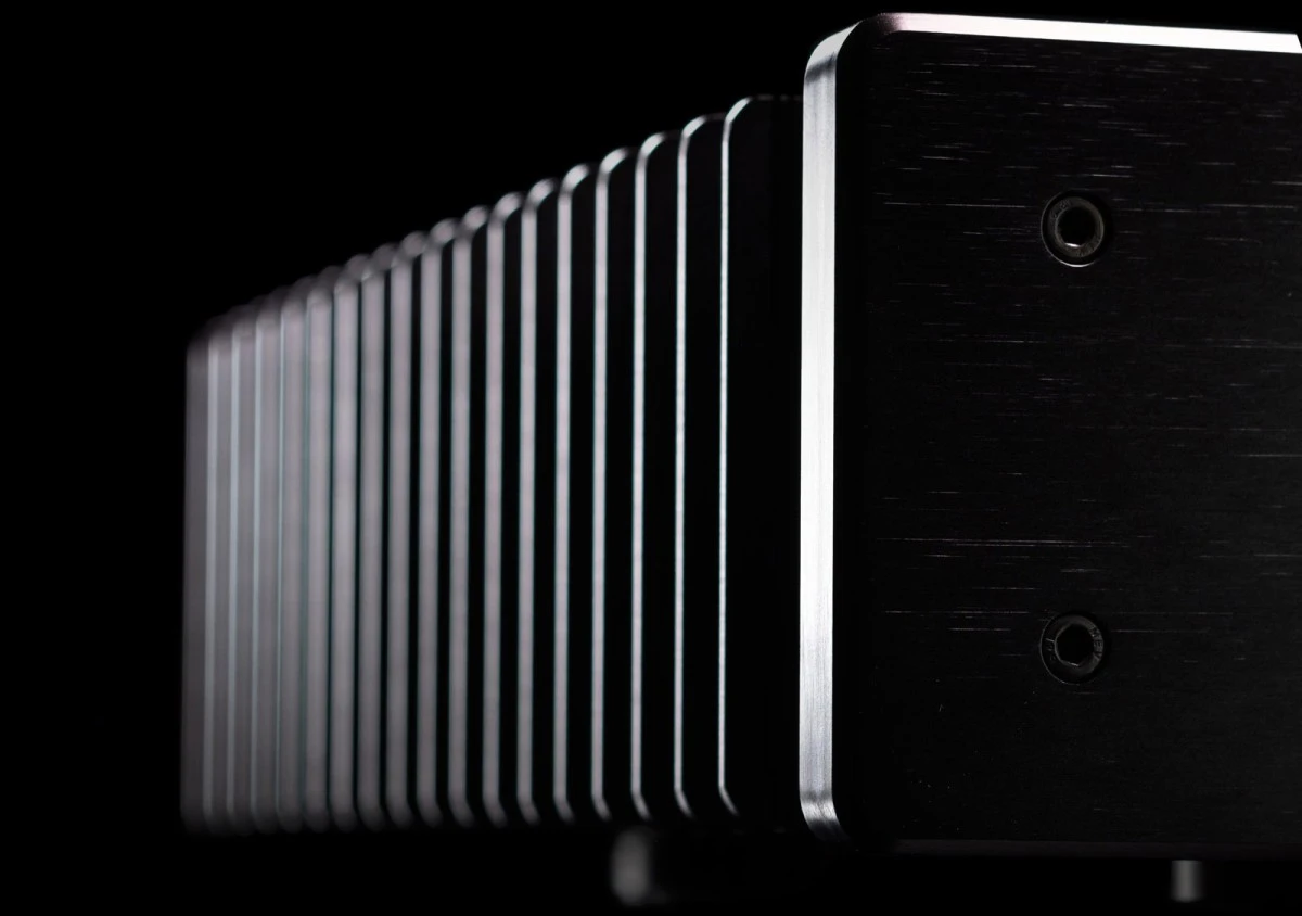 Everest Music Server — chassis detail